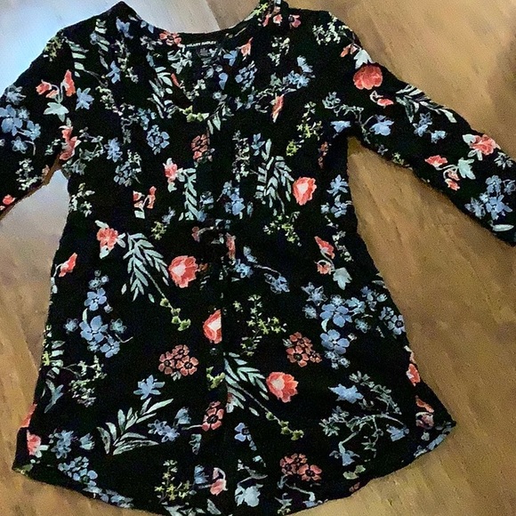 Hilary Radley Tops - NWOT Hilary Radley blouse